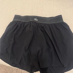 ALO Yoga Women's Charcoal Athletic Shorts
